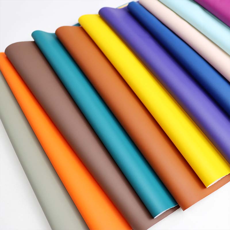 Prodyšná voděodolná pláštěnka z PU kůže